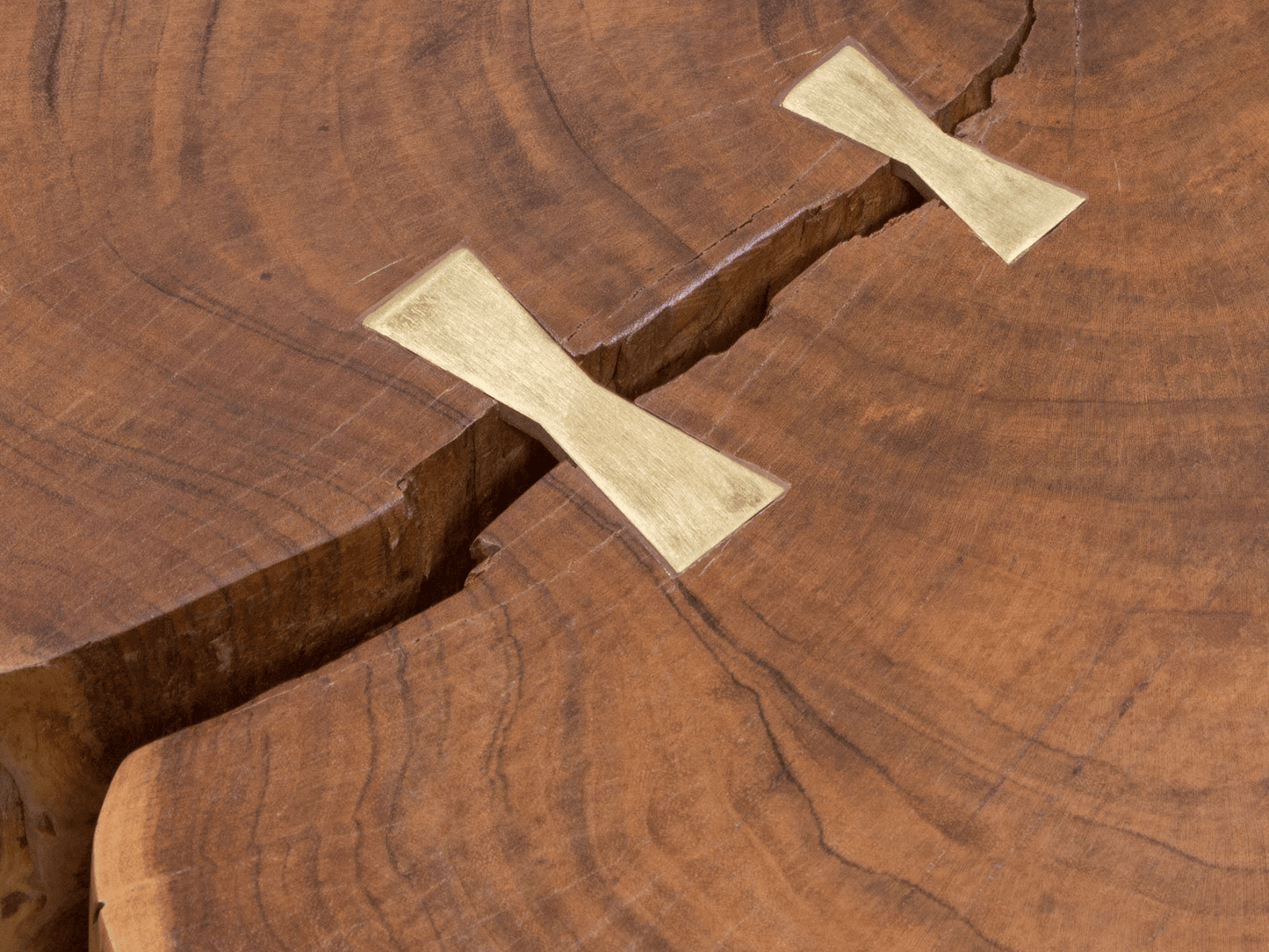 OPUS LIVE EDGE TABLE - H 16" / W 24" / D 24" LLL's Opus Live Edge Table is the perfect statement piece for any home. This unique table has a one-of-a-kind tree stump top, complete with black legs for added contrast.