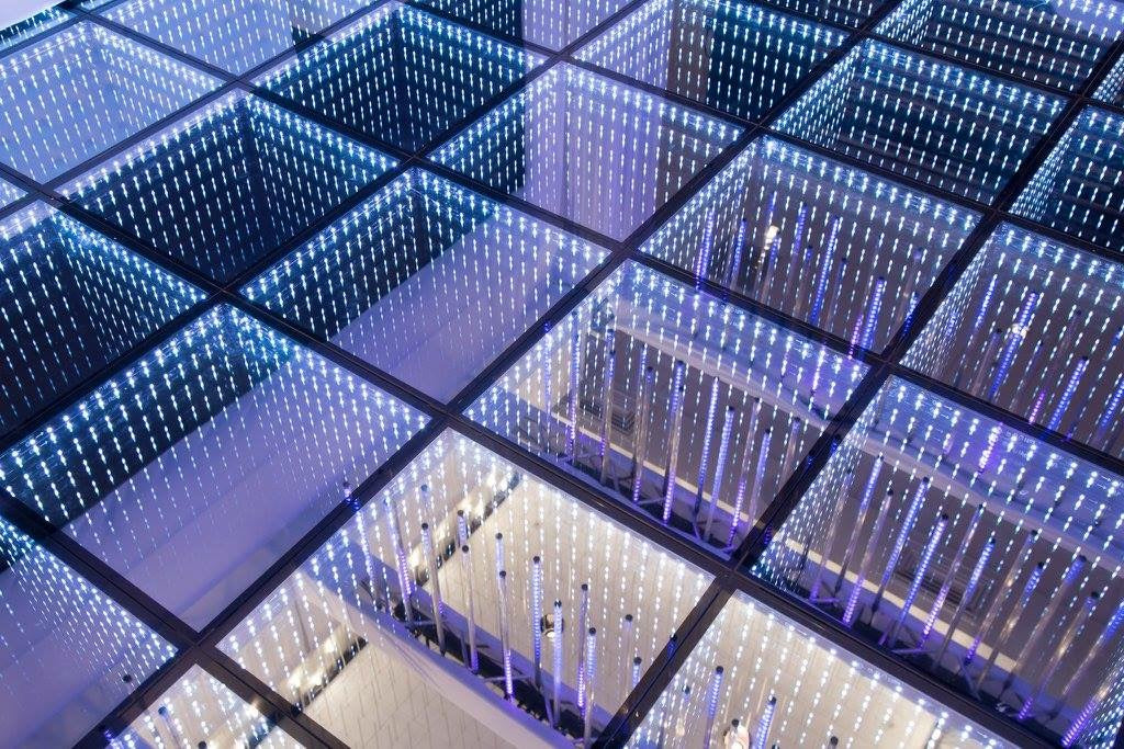 LED INFINITY MIRRORED DANCE FLOOR